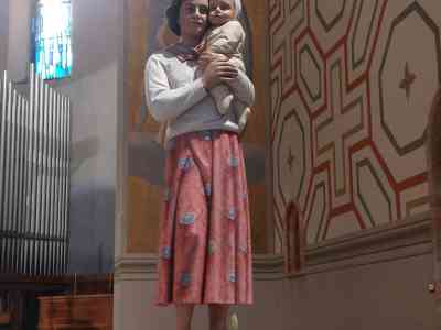 Una statua a Gianna la santa che preferì il figlio alla vita
