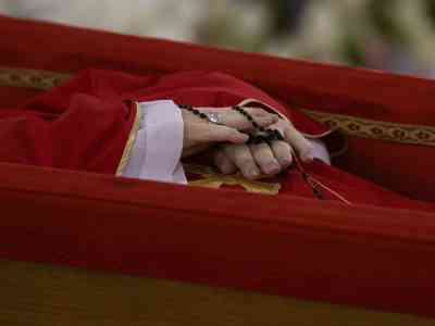 I funerali del Papa sabato 26 aprile alle 10