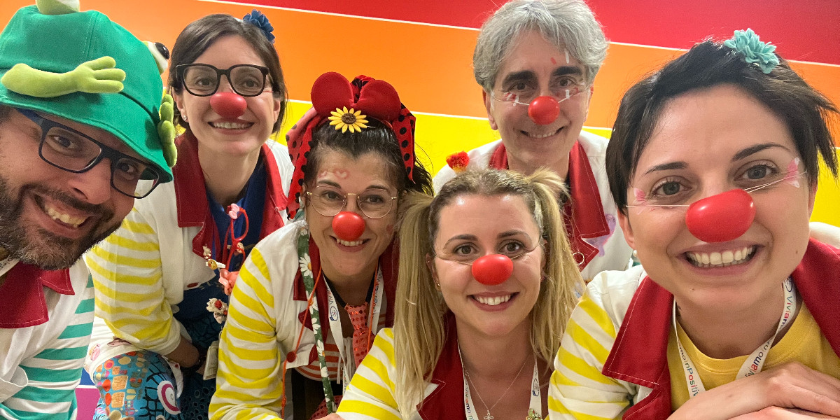 La magia di questi Vip? Trasformarela realtà indossando un naso rosso