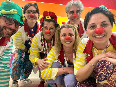 La magia di questi Vip? Trasformarela realtà indossando un naso rosso