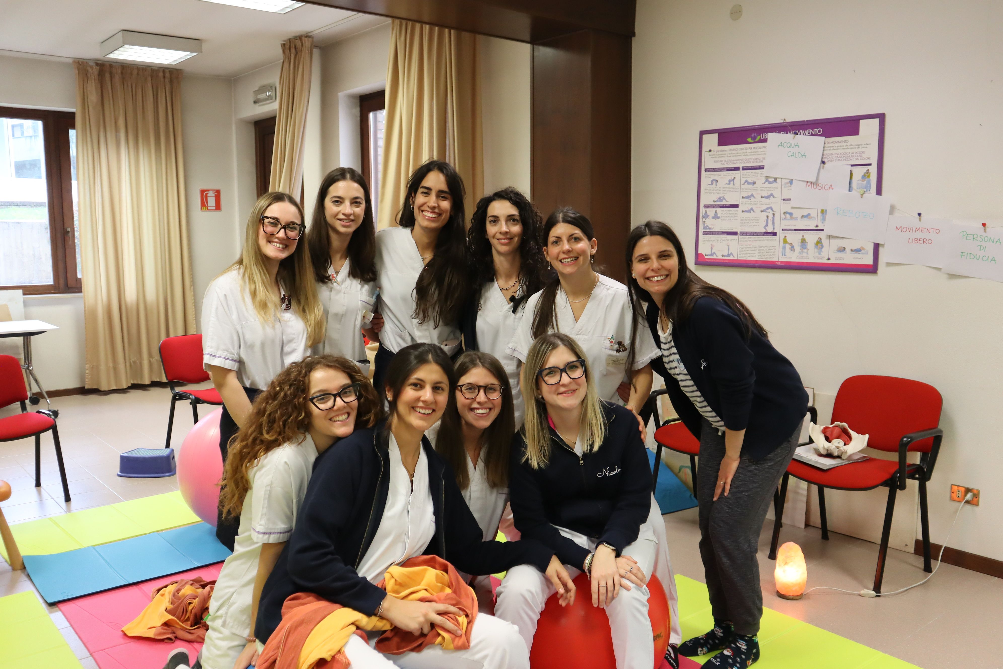 Foto di gruppo per le operatrici del Punto Nascite