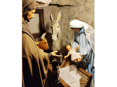 Nel percorso presepistico di Monteforte d'Alpone compare anche papa Leone XIV