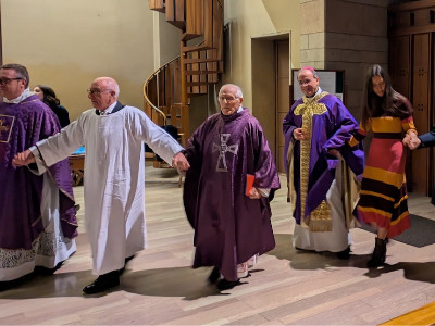 Nella parrocchia di San Pietro Apostolo una Messa ha celebrato la ricorrenza dei cinquant’anni di presenza delle comunità neocatecumenali