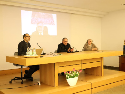 Sfide del comunicare tra Intelligenza artificiale e naturale