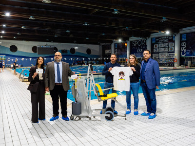 Adoa e progetto “ConFrancesco” regalano un sollevatore per piscina
