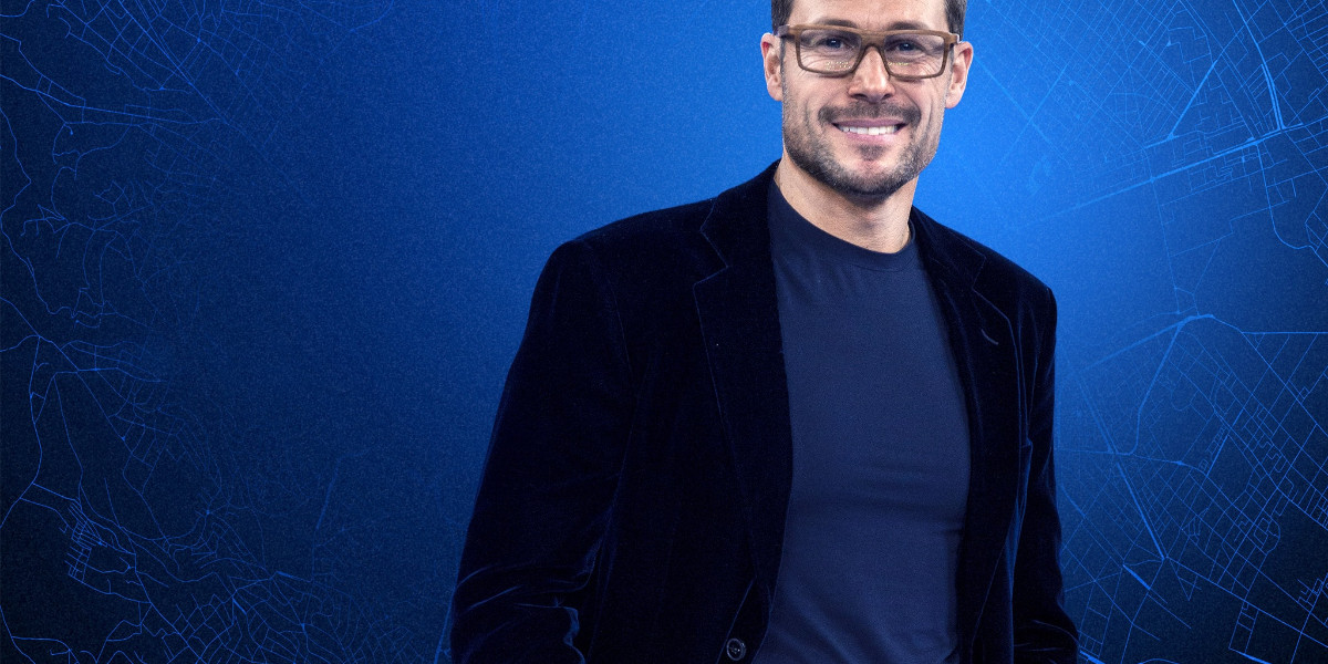 L’onnipresente Ossini guida alla scoperta della città ideale (che esiste solo nell’arte)