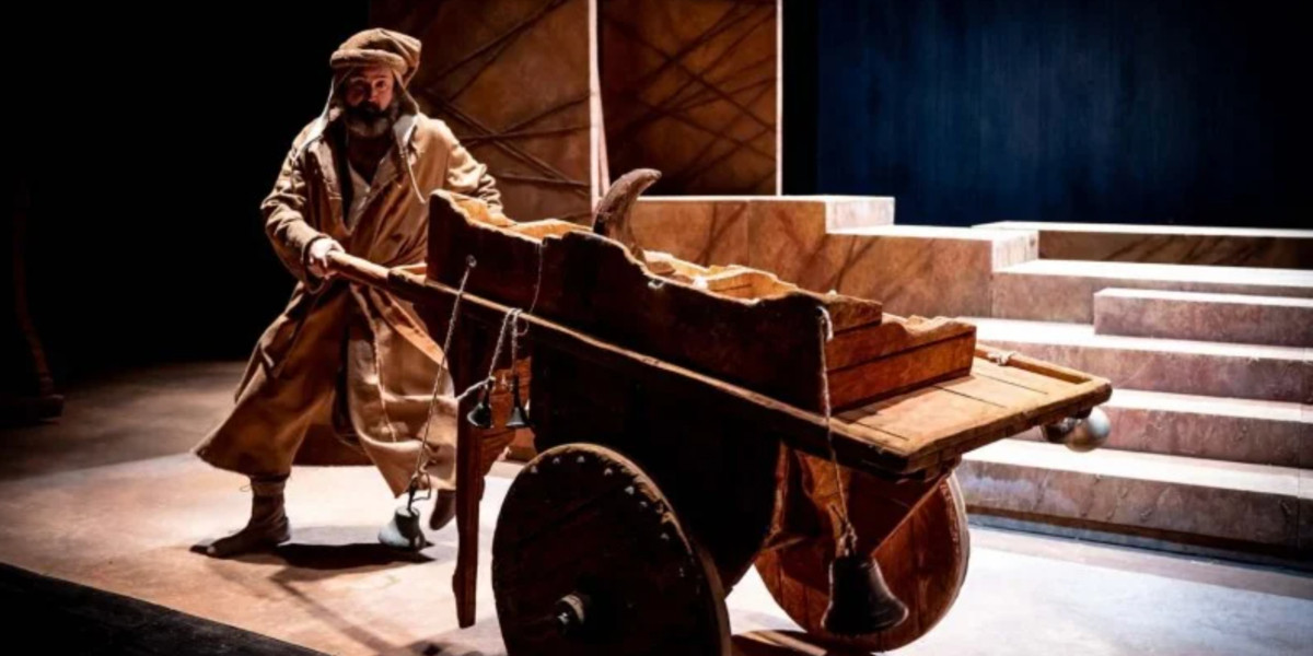 Cristicchi porta in scena Francesco colui che insegna ad essere essenziali