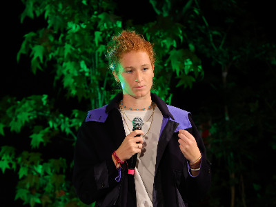 Anna, “nipote” in aiuto agli anziani in difficoltà