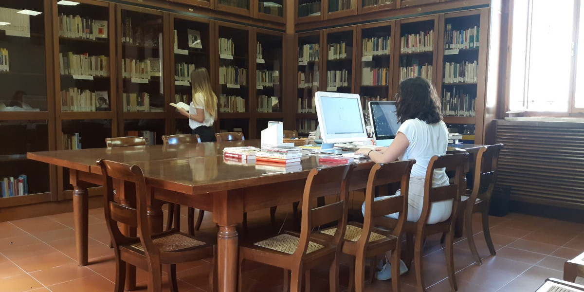 Naudet: una biblioteca di donne sulle donne