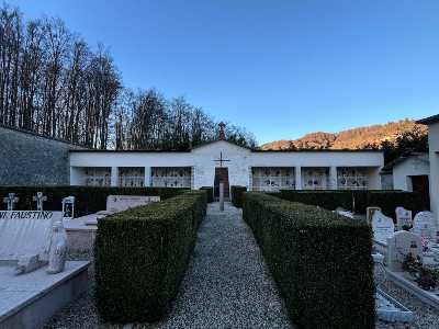 Camposanto lillipuziano nella terra dei Gaspari