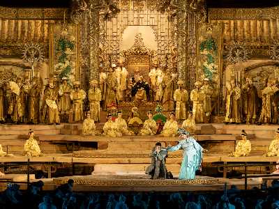Una godibile Turandot appaga il folto pubblico
